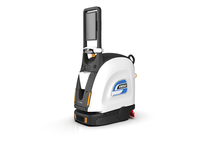 Self-propelled cleaning robot